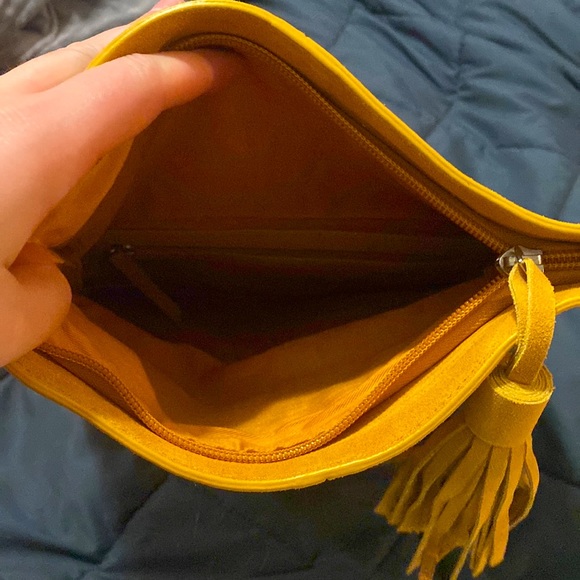 Mustard Clutch - Picture 2 of 2